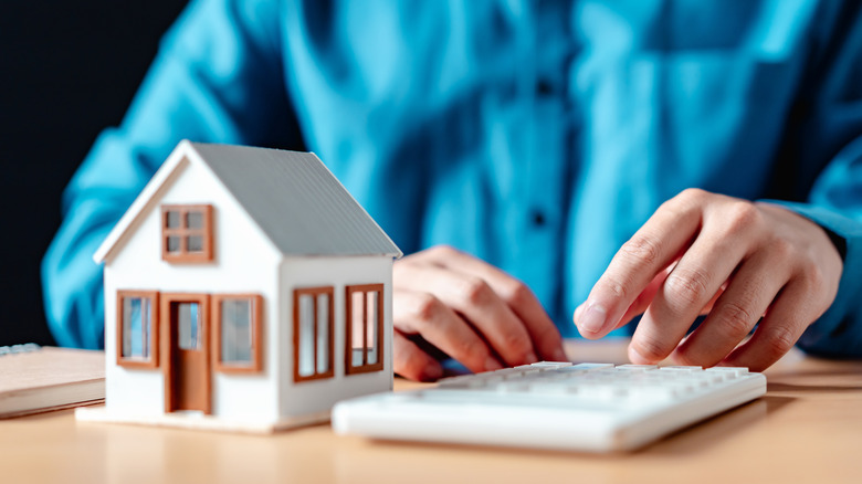 Housing Market and Loan Relationship in America