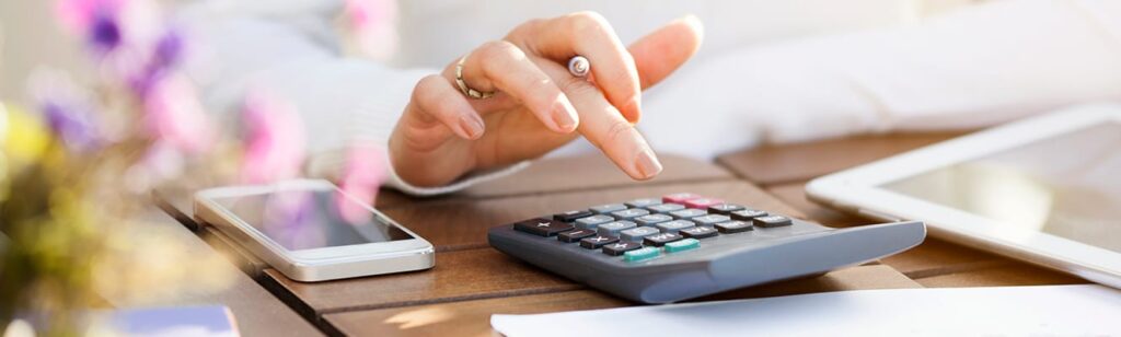 Understanding how monthly loan payments are determined in America
