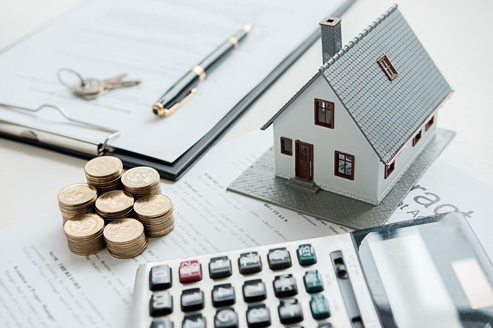 Housing Market and Loan Relationship in America